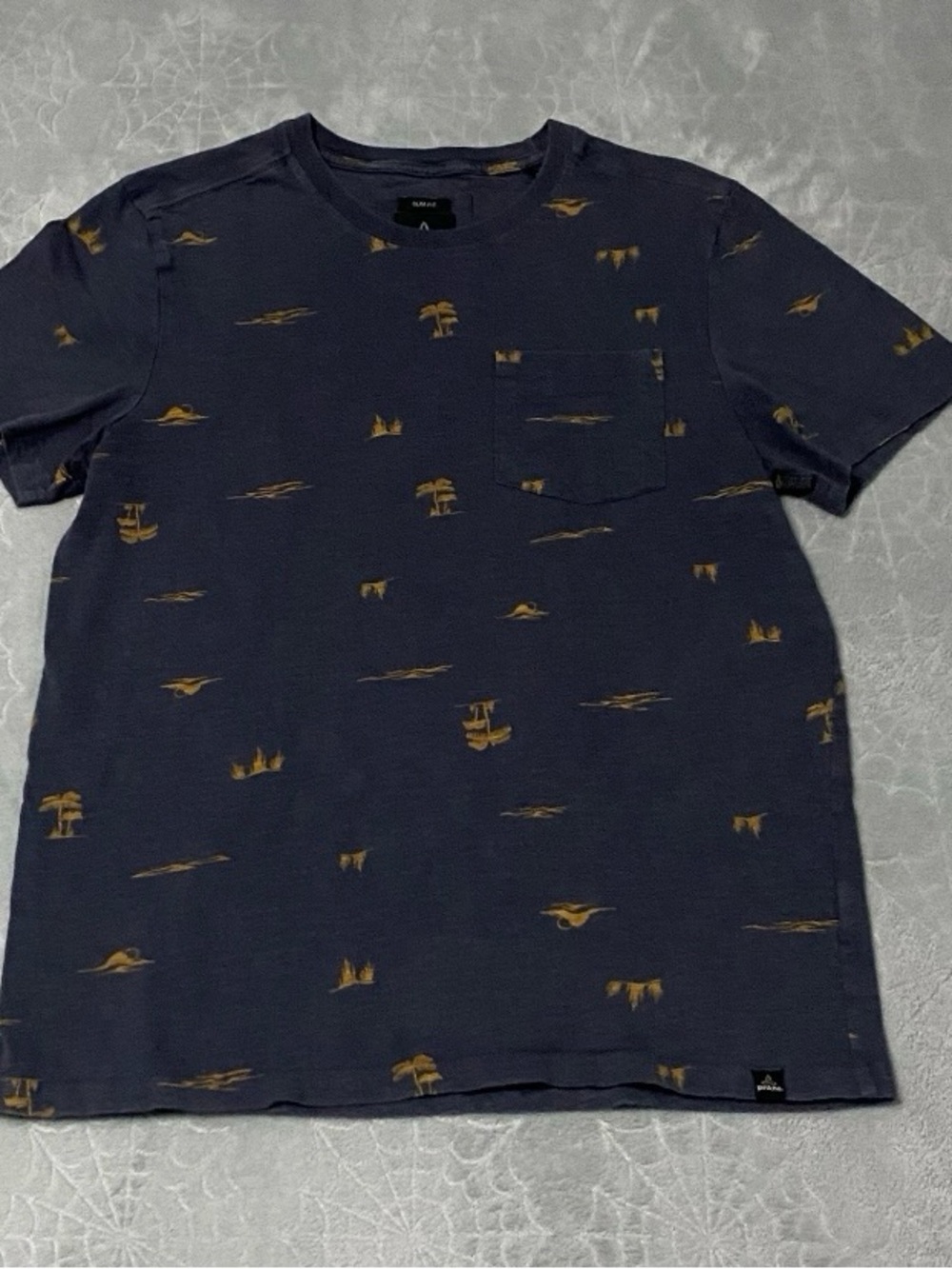 PrAna Shirt Mens M Slim Fit Graphic Palm Tree Print Pocket Tee Resortwear Cruise